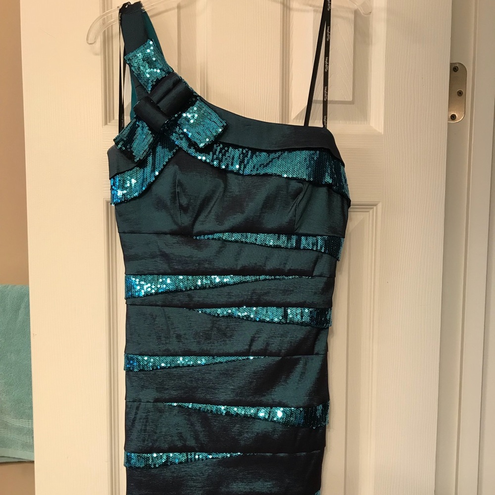 InspireMe blue one shoulder homecoming dress